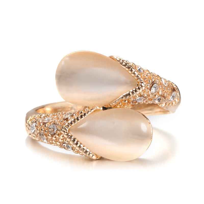 Drop-shaped white gemstone ring - VEX CLUB HOUSE