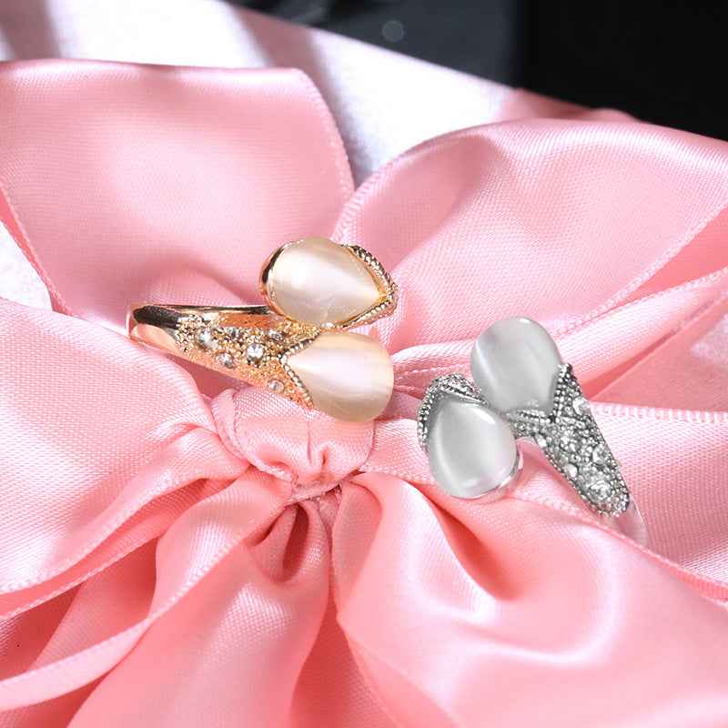 Drop-shaped white gemstone ring - VEX CLUB HOUSE