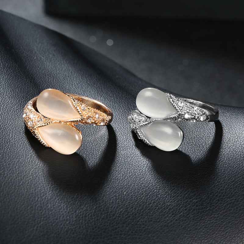 Drop-shaped white gemstone ring - VEX CLUB HOUSE