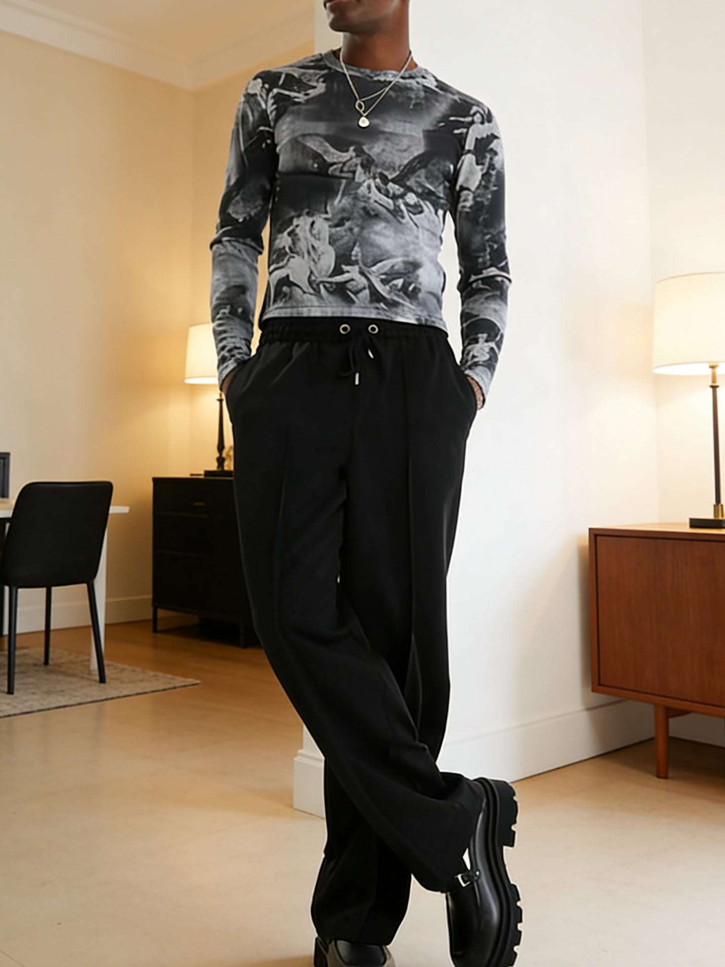 Black & White Classical Painting Print Slim-Fit Long-Sleeve Top - VEX CLUB HOUSE