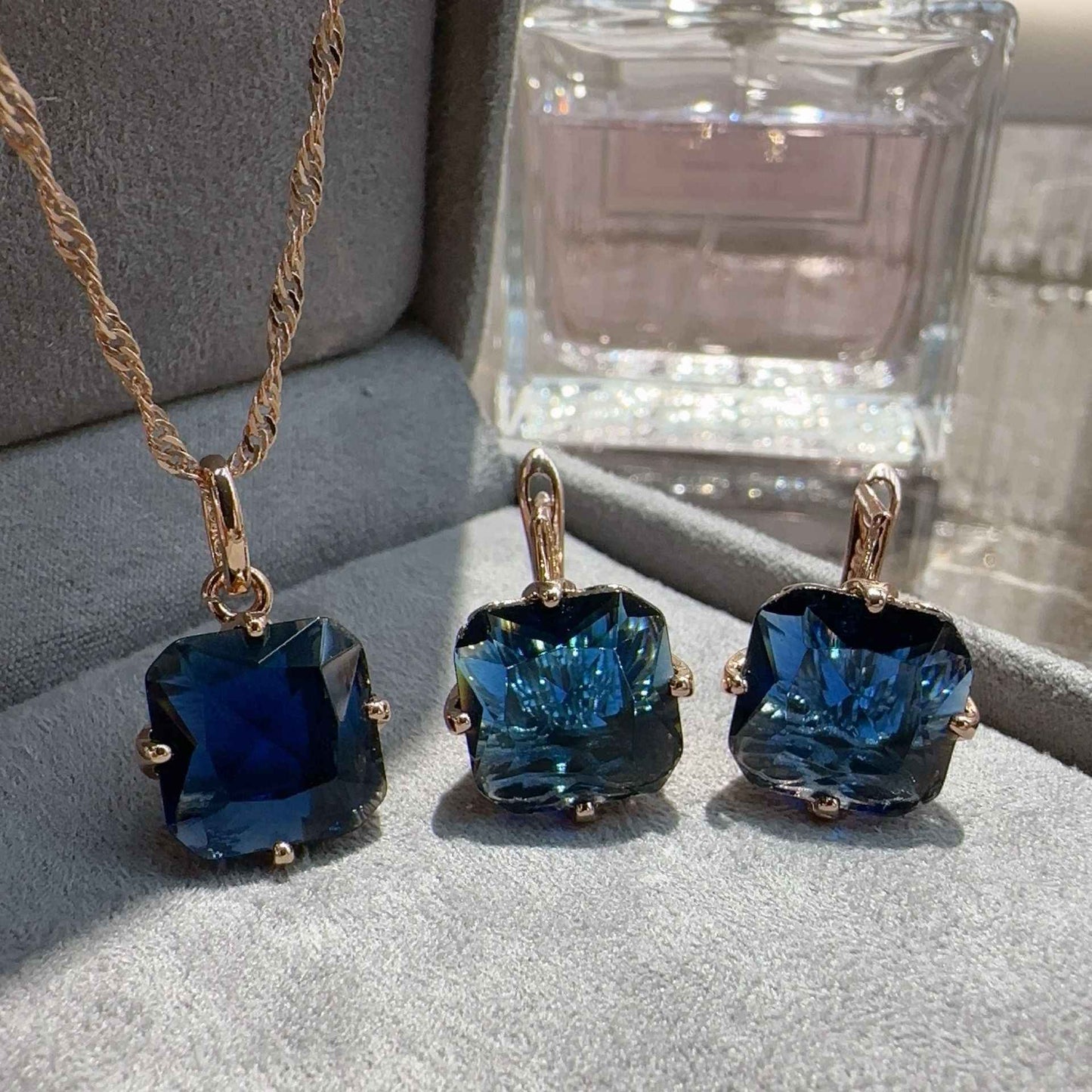 Ornament Sapphire Earrings And Necklace Set - VEX CLUB HOUSE