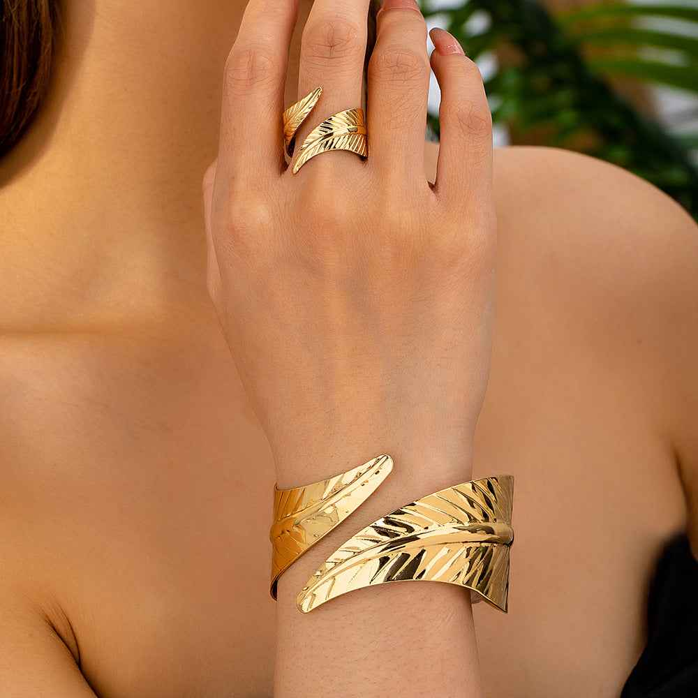 Women's Alloy Personality Geometry Open Bracelet - VEX CLUB HOUSE