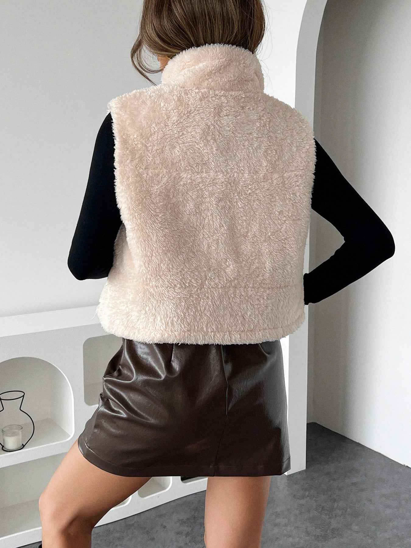 New Color-blocked Lambswool Vest With Integrated Leather And Fur - VEX CLUB HOUSE