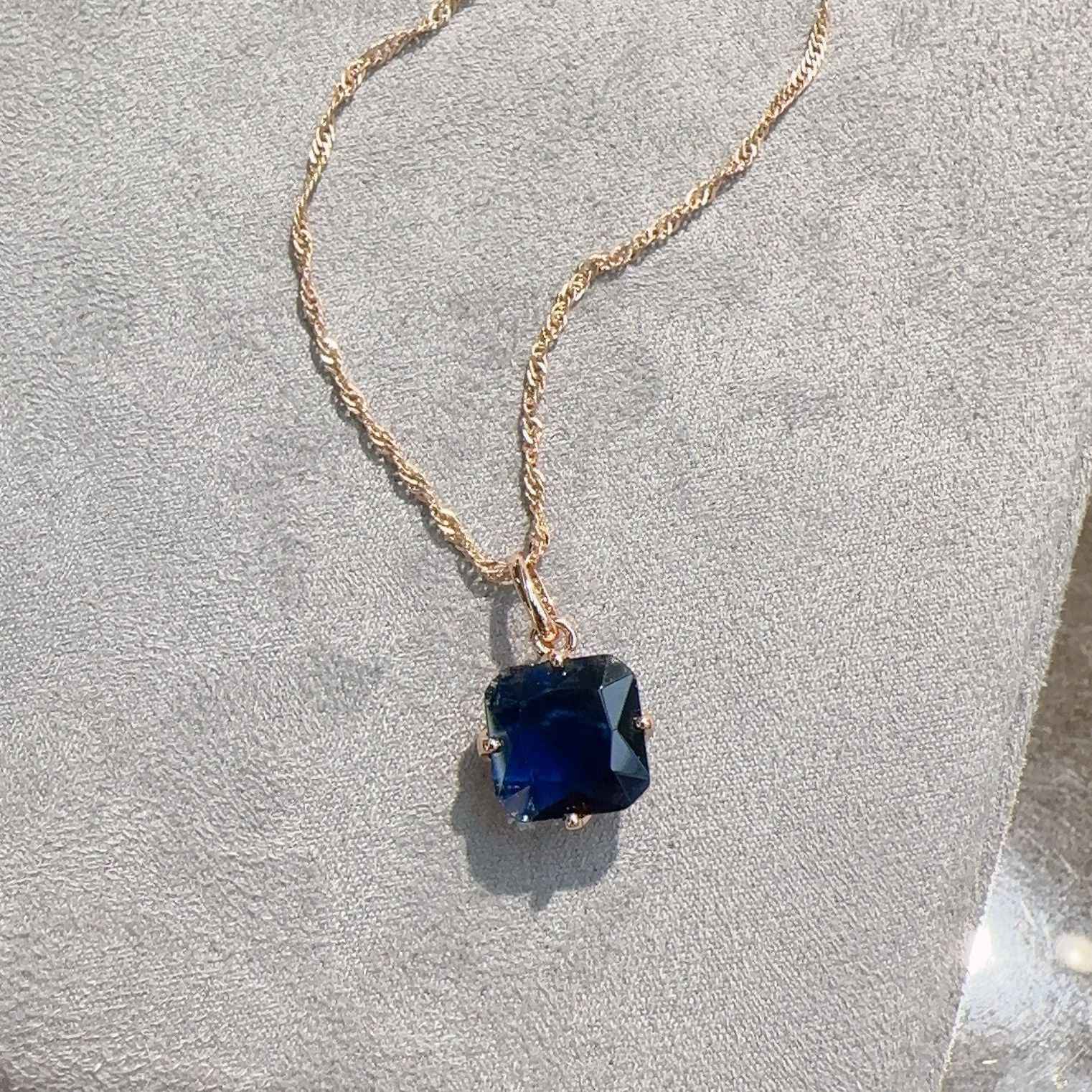 Ornament Sapphire Earrings And Necklace Set - VEX CLUB HOUSE