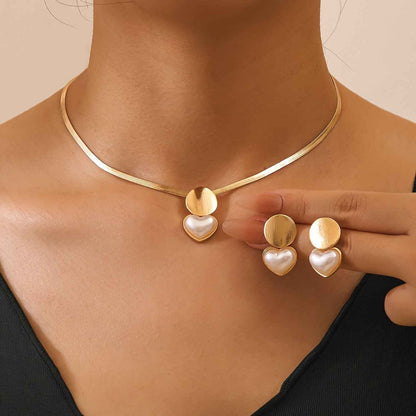 Women's Creative Round Heart-Shaped Pendant Necklace - VEX CLUB HOUSE